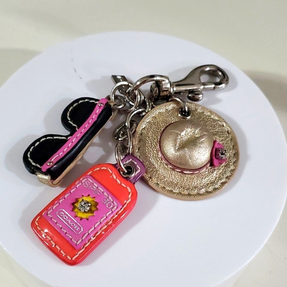 RARE COACH KEYCHAIN CHARM - Picture 7 of 7